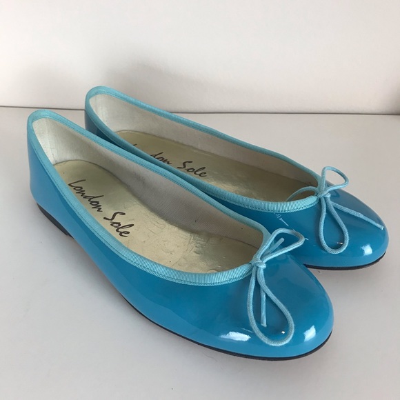 ballet flats with teal bottom